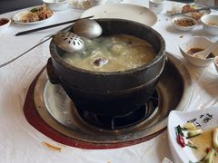 -鲁朗纳麦石锅鸡庄园