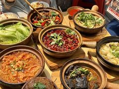 -有红鸡毛店·砂锅菜(抚琴夜市店)