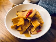 毡房泡萝卜-九十九顶毡房(阜石路店)