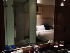-红方格精致酒店(泸州金融中心万象汇店)