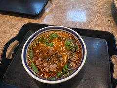 -云阿蛮云南生烫牛肉米线(奉贤路店)