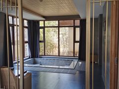 -大连金石滩绿发温泉假日酒店
