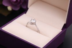 IMG_7763-威德钻石-克拉钻大本营(南京东路店)