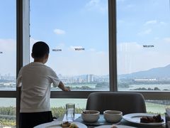 -湖景知味西餐厅•自助餐• 轻食(南京金茂威斯汀大酒店)