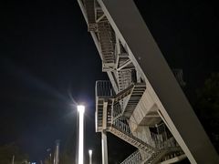 -原子球塔