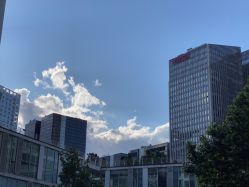 -变画·发型STUDIO