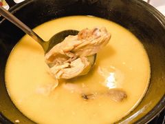 -鲜入围煮花胶鸡海鲜火锅