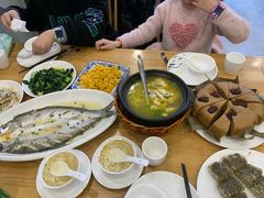 -品鲜村农家菜·阳澄湖大闸蟹(总店)