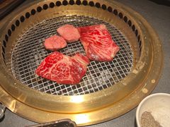 -铭牛烧肉·和牛海鲜自助(高新月牙湖店)