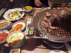 -明洞阿姨·韩式酱蟹烤肉·创意料理(三元桥店)