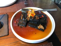 猴头菇鲍汁瑶柱扒制黑豆腐-肴约·花园式餐厅(湖里店)