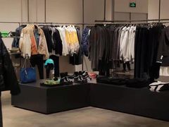 -URBAN REVIVO(七宝领展广场店)