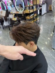 -藤野造型烫染·漂发