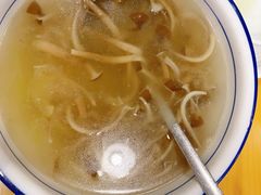 大围山菌子肉片汤-憨伢子·家常菜小食堂·有锅气の炒菜(江汉路店)