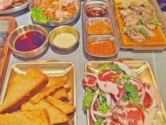 -围炉肉舍丹东海鲜烤肉·烤活鳗(步行街店)