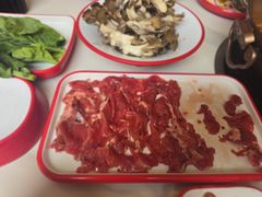 -毛辣果·贵州红酸汤牛肉火锅(西单店)