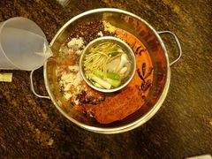 鸳鸯锅-星鸿社重庆老火锅(燃灯寺分店)