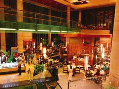 -松山湖凯悦酒店·Café自助餐厅·周末火舞秀表演