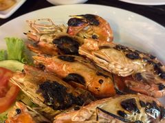 -Green Tree Rest. & Pub