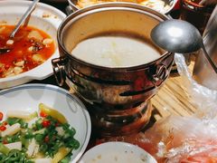 -爱碗亭·鲜炒湖南菜(壹城中心店)