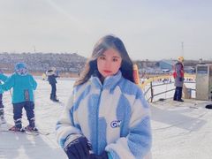 -采薇庄园四季滑雪场