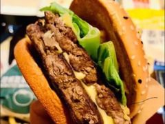 双层安格斯MAX厚牛培根堡-麦当劳(沙井京基百纳广场店)