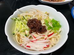 梅飞特色炸酱面-梅飞酒家(桑园路店)