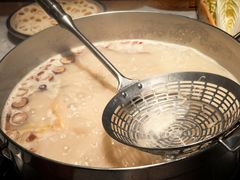 -尚尚仙·酸汤猪手·猪肚鸡火锅(华联万柳购物中心店)