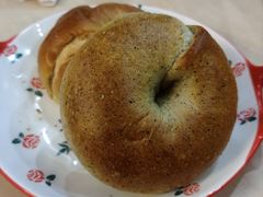 黑芝麻贝果-红星前进面包牛奶公司(君太店)