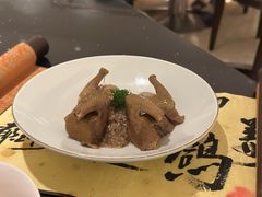 沙姜乳鸽-铭轩中餐厅·海南菜·粤菜(亚龙湾瑞吉店)