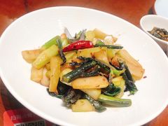 木耳炒山药-千滋百味·醉江澜花园餐厅(街道口店)