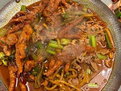 虎皮鸡爪烧牛肉-唐人街干锅烧烤