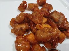 菠萝咕唠鸭胸肉-味+新京宴·烤鸭·北京菜(创意谷店)
