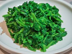 鸡油炒豆苗-广州富力丽思卡尔顿酒店·丽轩·粤菜