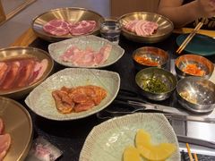 -臻牛烤肉