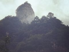 景点擎天柱-青峰峡国家森林公园