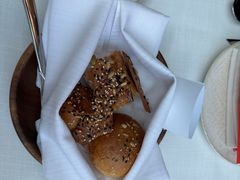 餐前面包配黄油-弗兰克牛排西餐厅Ribone steak house(柠檬花园店)