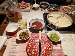 -尚尚仙·酸汤猪手·猪肚鸡火锅(华联万柳购物中心店)