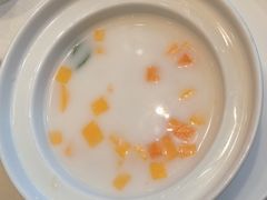 -香山湖家家宴(中山陵店)