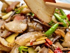 -土砂锅生态山庄·非遗砂锅雅鱼