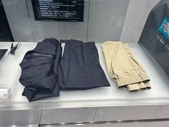 -福奈特洗衣洗鞋(宝华广场店)