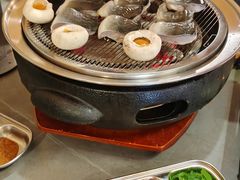 -围炉肉舍•炭烤活鳗•丹东海鲜烤肉(步行街店)