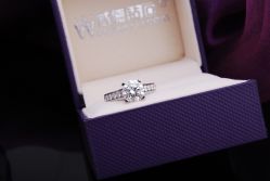 点击看大图 -威德钻石-克拉钻大本营(南京东路店)