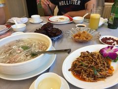 -山明水秀大饭店