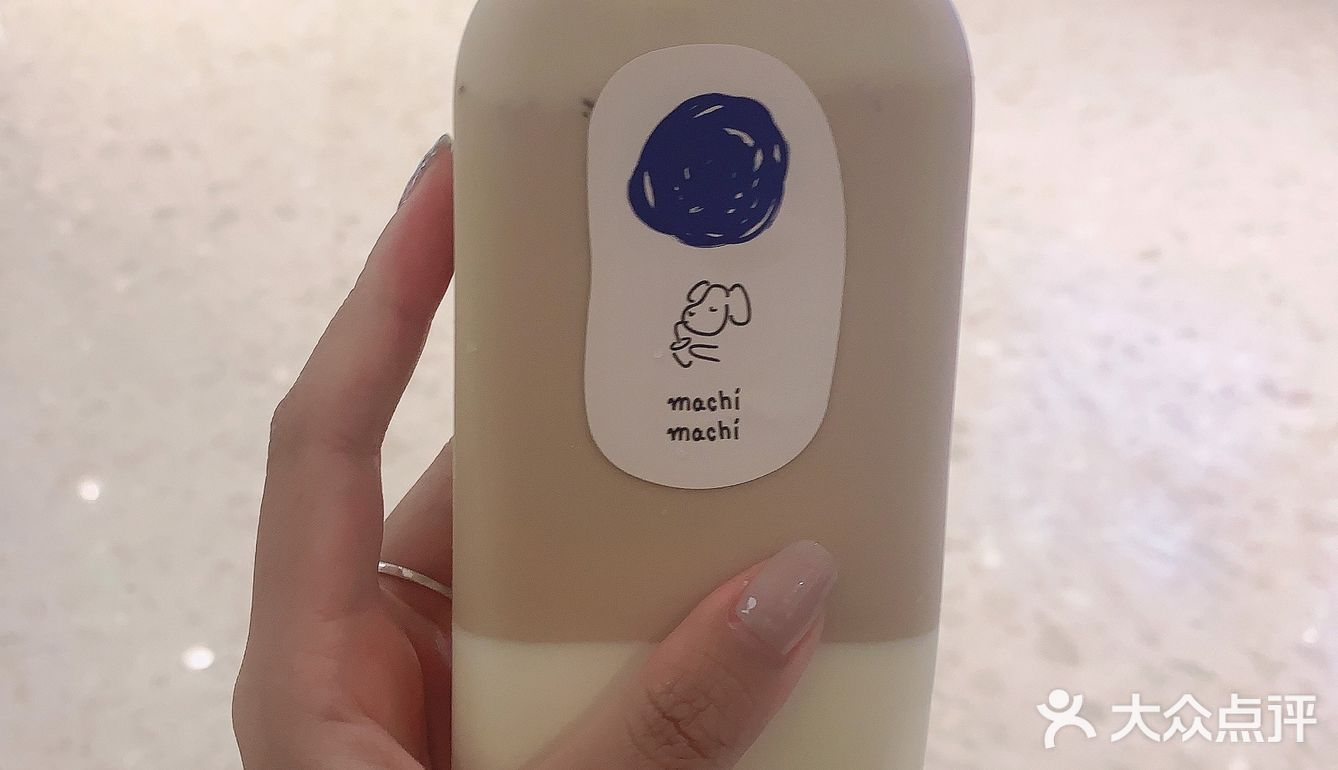 上面的奶茶奶绿的清香，下面是滑滑的奶酪