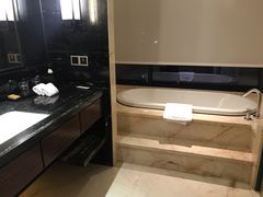 -中山利和希尔顿酒店