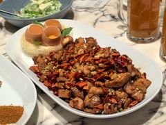 辣子鸡配馕丁-丝路有约·优雅新疆菜(万宴城店)
