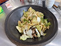 -粘豆包柴火铁锅炖