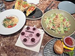 -Let'sBURGERplus·非常创意汉堡(三里屯店)