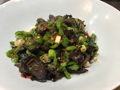 红头大蒜炒自熏腊肉-天怡·鱼工厂(临江店)